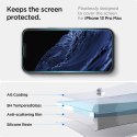 Szkło hartowane Spigen Glas.tR 'EZ Fit' iPhone 13 / 13 Pro / 14 / 16e - przezroczyste