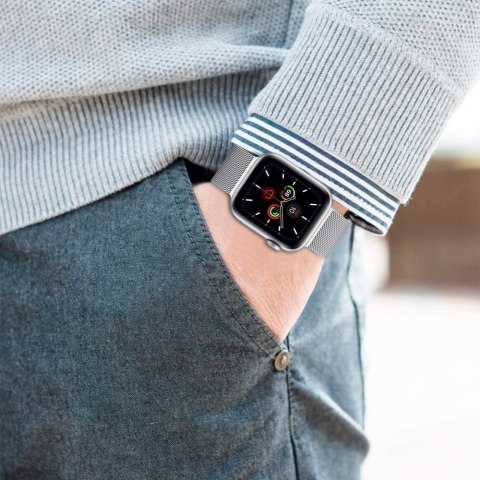 Tech-Protect Milaneseband Apple Watch 8 / 9 / 10 / 11 / SE (40 / 41 / 42 Mm) Złoty