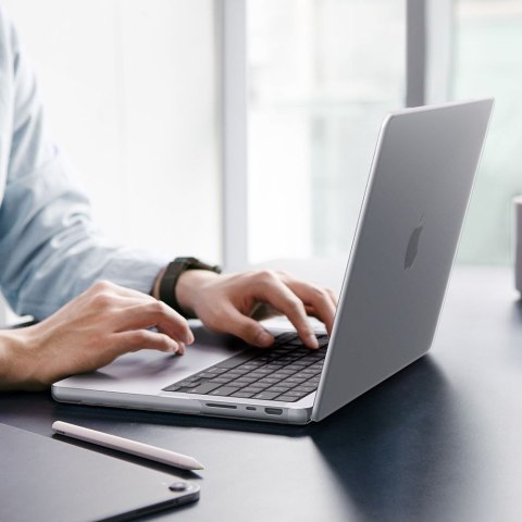 Obudowa Spigen AirSkin MacBook Pro 14 M1-M5 Pro / M5 Pro Max 2021-2026 Mroźny Przezroczysty