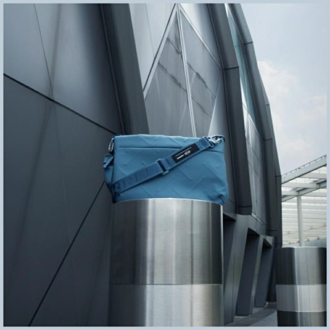 Torebka Crossbody Skinarma Juno niebieski