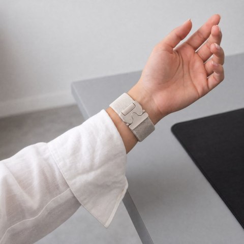 Tech-Protect Nylon Clasp pasek do Samsung Galaxy Watch 8 / 9 / Classic (40 / 44 / 46 mm) jasny beż