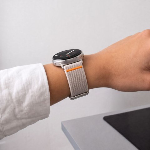 Tech-Protect Nylon Clasp pasek do Samsung Galaxy Watch 8 / 9 / Classic (40 / 44 / 46 mm) jasny beż