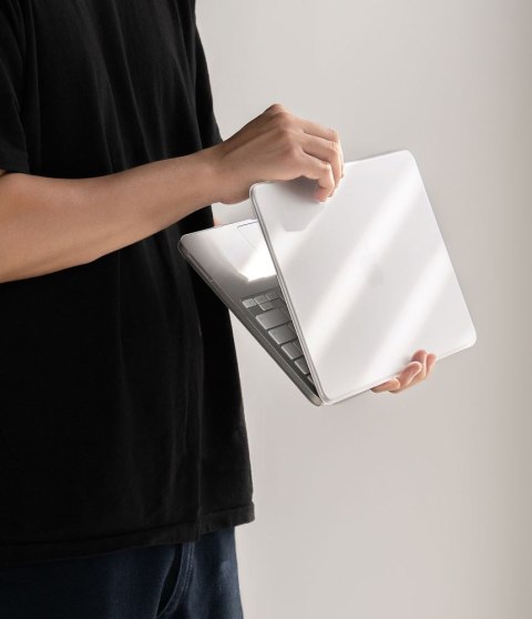 Etui Cienkie matowe Ringke Slim MacBook Neo 13 (2026) - przezroczyste